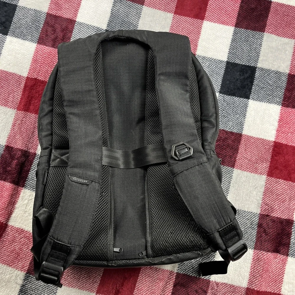 Solgaard Lifepack Backpack Black Anti Theft Laptop Storage No Solar Panel *Flaws